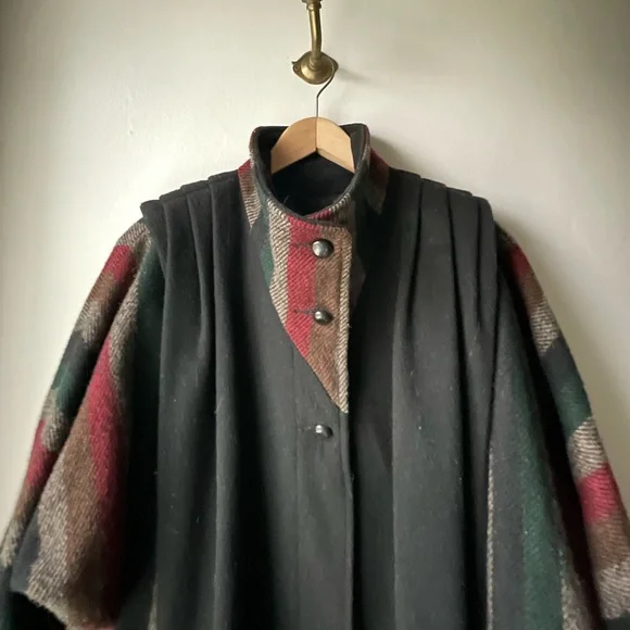 Vintage 80s CONCEPTS Black, Green and Red Striped Wool Coat 🇺🇸 USA Union Made - Picture 3 of 6